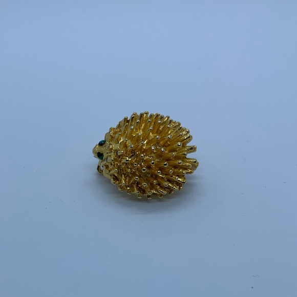 Adorable Green Eyed Hedgehog Sarah Coventry Brooch - Picture 3 of 5